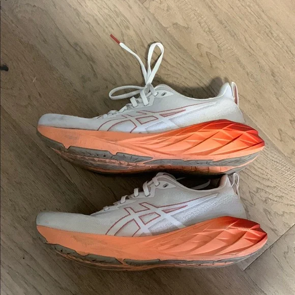 Asics Novablast 4 White Moonrock Size 10.5 - Picture 4 of 8